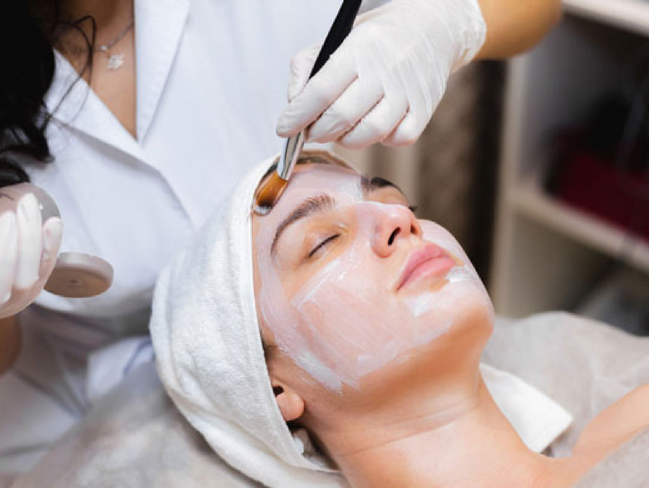 chica facial